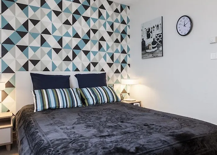 Lejlighed Bright 2-bedroom Duplex Near Gare Saint-jean With Parking