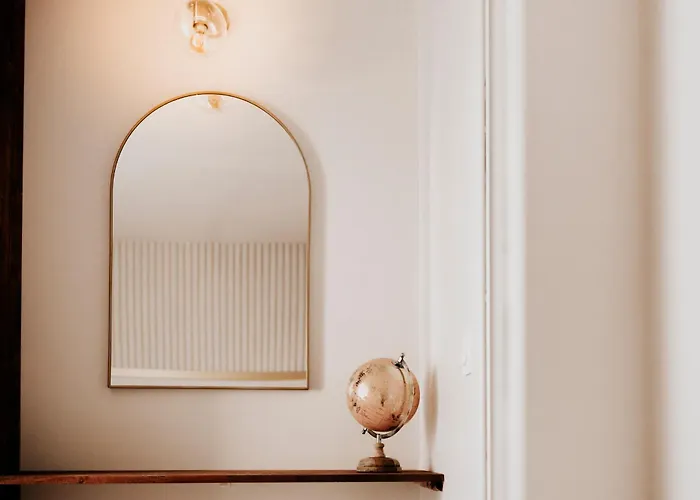 Daire Bright 2-bedroom Duplex Near Gare Saint-jean With Parking