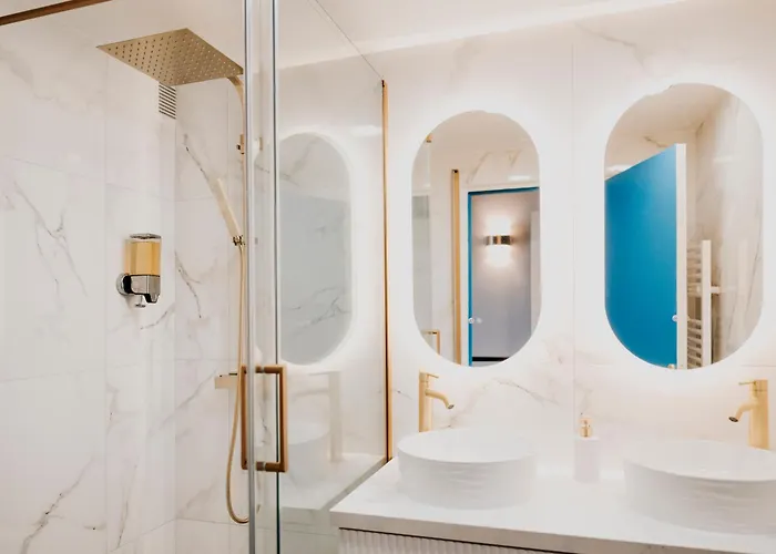 Daire Bright 2-bedroom Duplex Near Gare Saint-jean With Parking