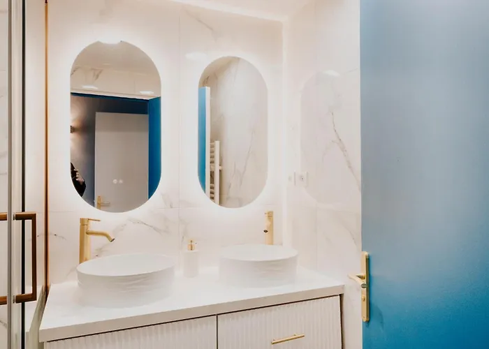 Bright 2-bedroom Duplex Near Gare Saint-jean With Parking Appartamento *