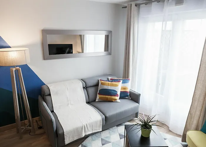 Bright 2-bedroom Duplex Near Gare Saint-jean With Parking