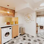 Bright 2-bedroom Duplex Near Gare Saint-jean With Parking Apartmán Bordeaux
