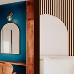 Bright 2-bedroom Duplex Near Gare Saint-jean With Parking
