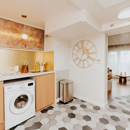 Bright 2-bedroom Duplex Near Gare Saint-jean With Parking Apartmán Bordeaux