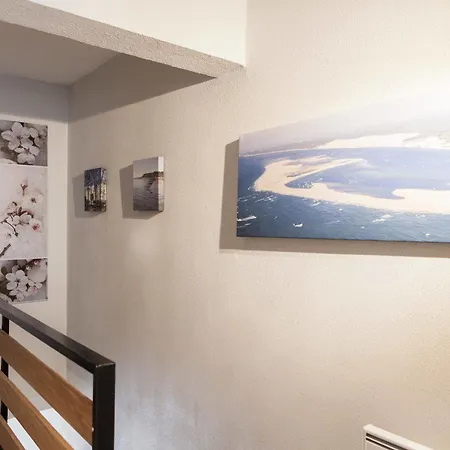 Bright 2-bedroom Duplex Near Gare Saint-jean With Parking *