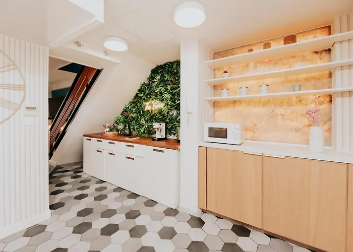 Bright 2-bedroom Duplex Near Gare Saint-jean With Parking