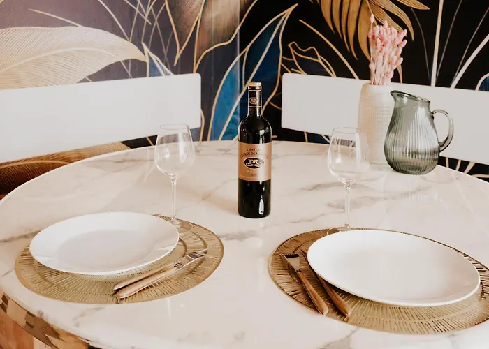 Apartamento Bright 2-bedroom Duplex Near Gare Saint-jean With Parking