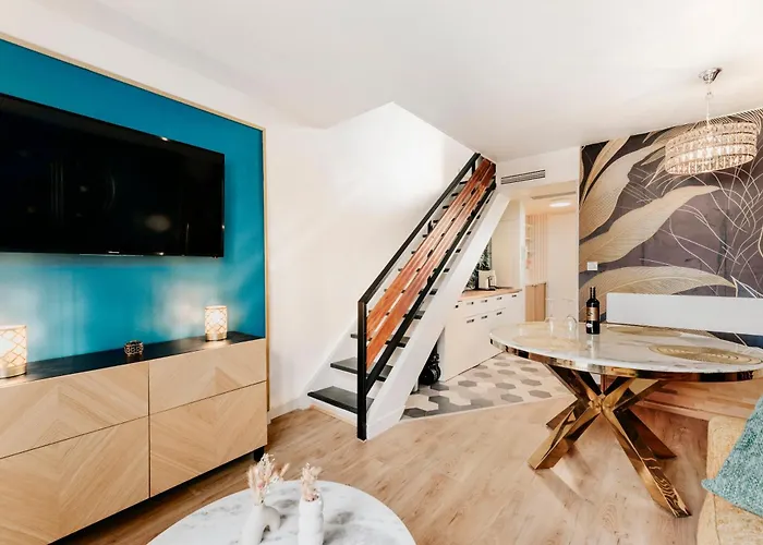 Bright 2-bedroom Duplex Near Gare Saint-jean With Parking Apartamento Burdeos