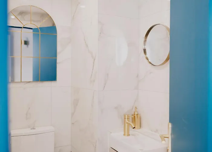 Bright 2-bedroom Duplex Near Gare Saint-jean With Parking *